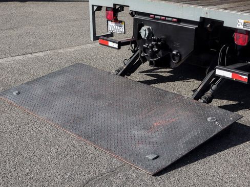 Used 2011 Ford F550 2WD Crew Cab Super Duty w/ Payload Upgrade Pkg image 10