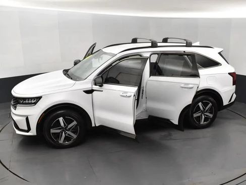 Used 2022 Kia Sorento S FWD image 7