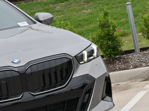 New 2026 BMW 530i xDrive AWD/4WD image 9