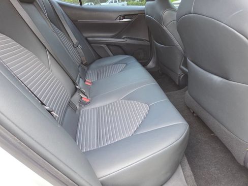 Used 2018 Toyota Camry SE FWD image 18