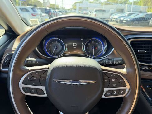 Used 2017 Chrysler Pacifica Limited FWD image 36