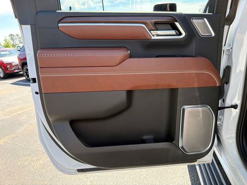 Certified 2025 GMC Sierra 2500 Denali Ultimate AWD/4WD image 21