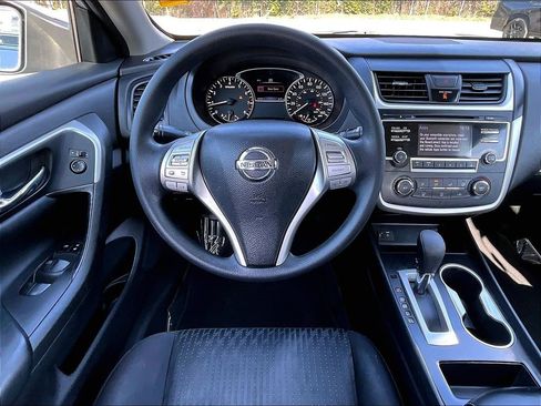 Used 2016 Nissan Altima 2.5 S w/ Power Driver Seat Package image 12