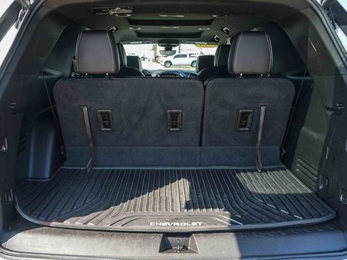 Used 2023 Chevrolet Traverse Premier FWD image 29