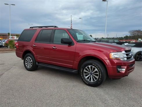 Used 2017 Ford Expedition XLT w/ Equipment Group 201A image 2
