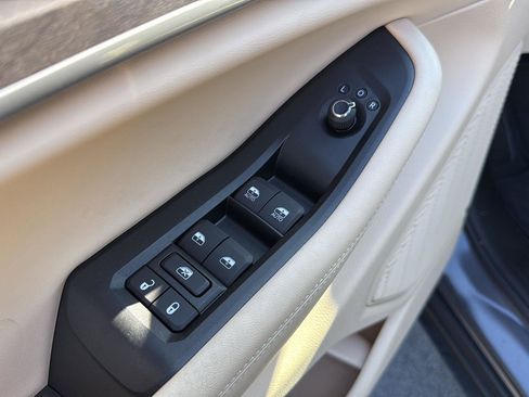 New 2025 Jeep Grand Cherokee Limited w/ Black Appearance Package image 12