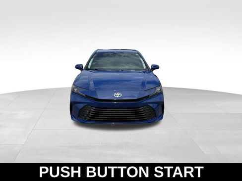 Used 2025 Toyota Camry LE w/ Convenience Package FWD image 8
