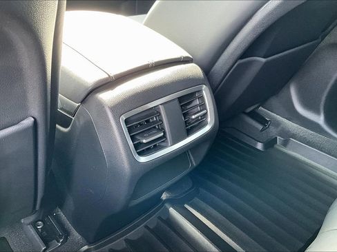 Used 2025 Acura RDX SH-AWD image 33