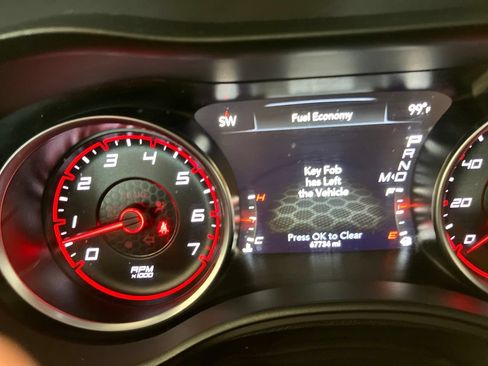 Used 2023 Dodge Charger SXT RWD image 9