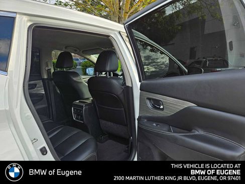 Used 2016 Nissan Murano Platinum image 14