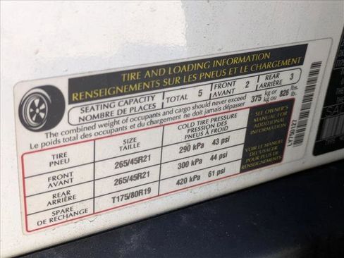 Used 2018 Land Rover Range Rover Velar R-Dynamic HSE image 15