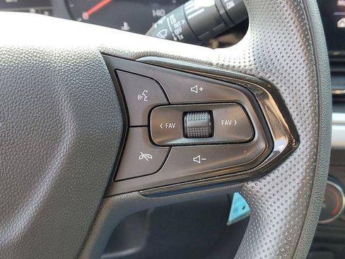 Used 2024 Chevrolet Trax LS w/ LS Convenience Package FWD image 9