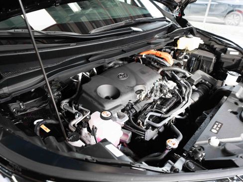 Used 2025 Toyota Sienna XLE Woodland Edition image 34