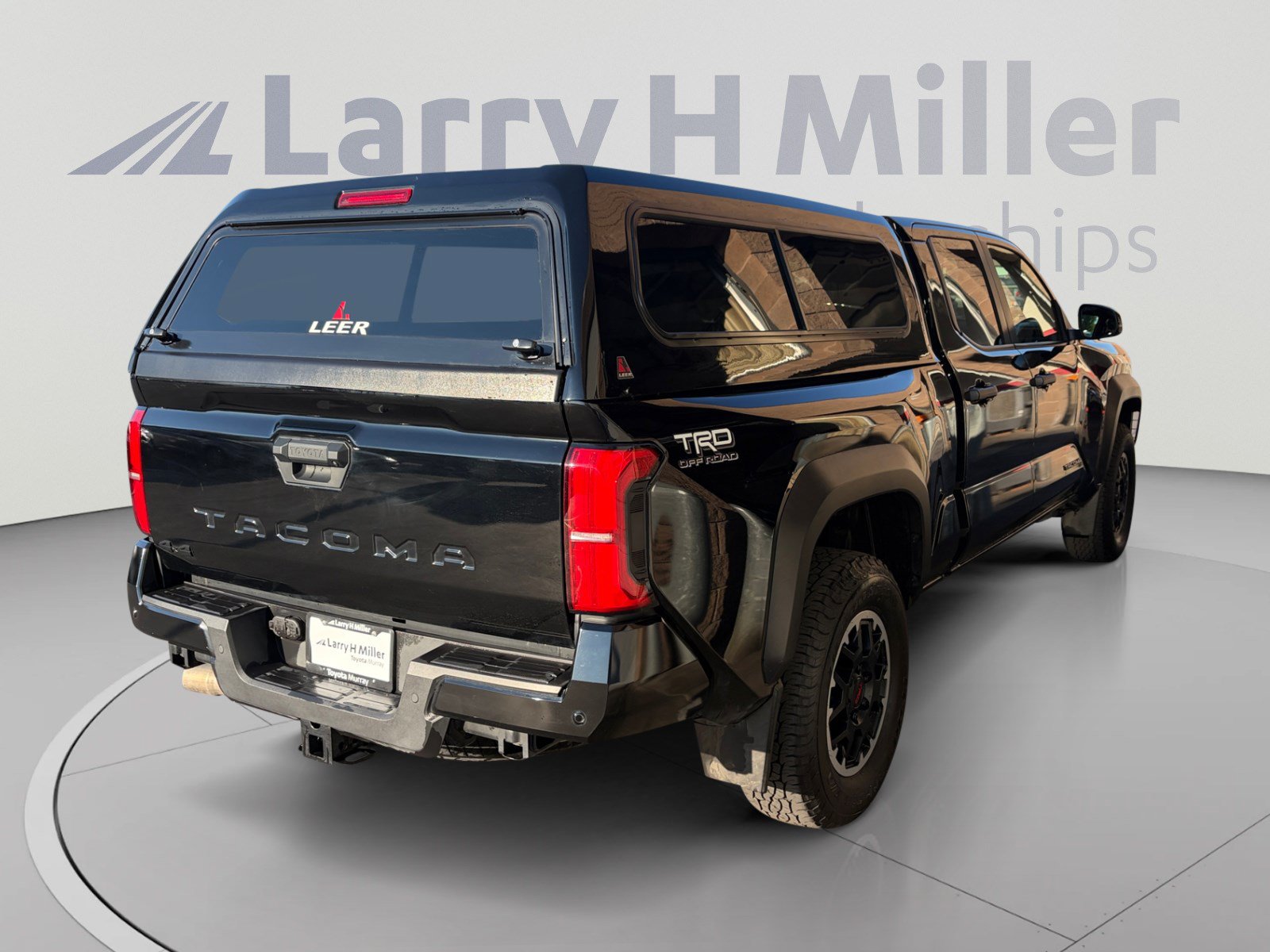 Used 2024 Toyota Tacoma SR5 AWD/4WD image 5