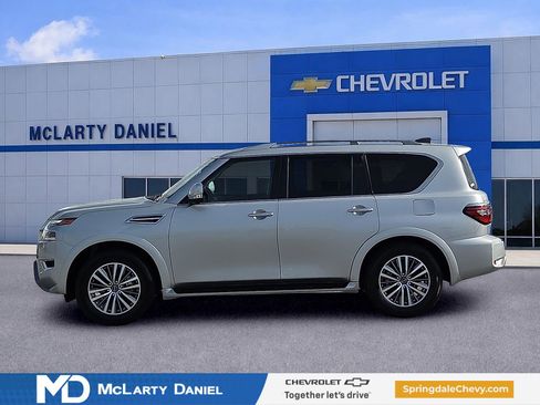 Used 2024 Nissan Armada SL AWD/4WD image 3