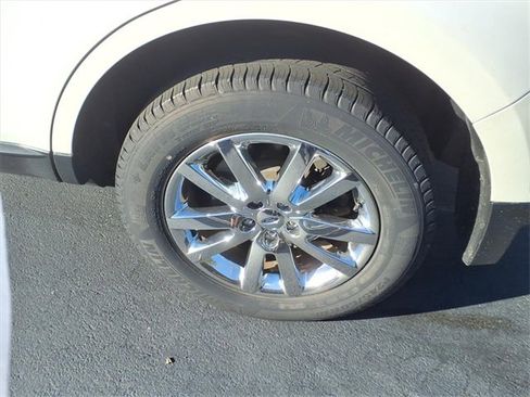 Used 2013 Ford Edge SEL image 19