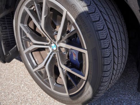 Used 2021 BMW M550i xDrive image 4