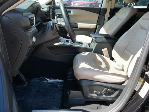 Used 2020 Ford Explorer Limited AWD/4WD image 12