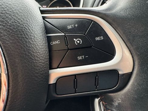 Used 2019 Jeep Compass Latitude w/ Popular Equipment Group image 19