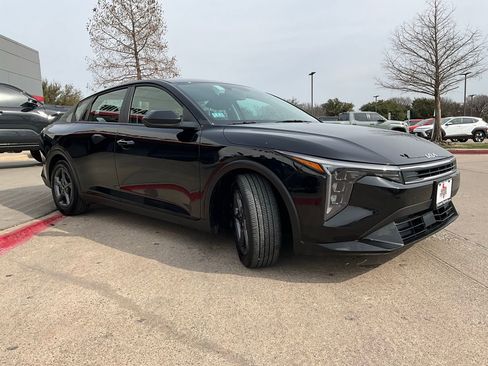 Used 2025 Kia K4 LXS image 4