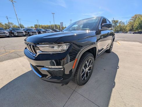New 2025 Jeep Grand Cherokee Limited image 8
