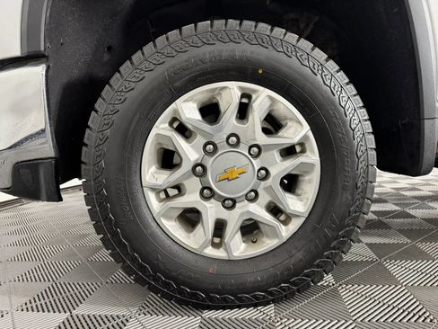 Used 2023 Chevrolet Silverado 2500 LT w/ Convenience Package AWD/4WD image 40