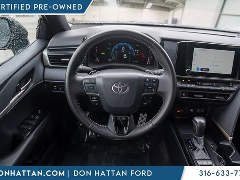 Used 2025 Toyota Camry SE FWD image 5