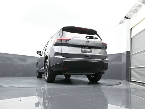 Used 2026 Nissan Rogue SV AWD/4WD image 44