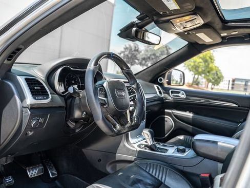 Used 2018 Jeep Grand Cherokee Trackhawk AWD/4WD image 18