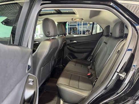 Used 2023 Buick Encore GX Essence w/ Experience Buick Package AWD/4WD image 9