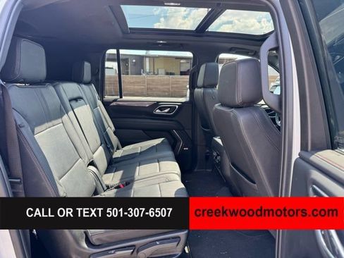 Used 2024 Chevrolet Suburban RST w/ Luxury Package AWD/4WD image 13