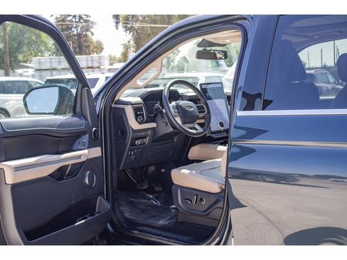 Used 2024 Ford Expedition Limited AWD/4WD image 28