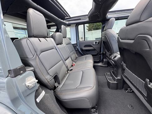 New 2026 Jeep Wrangler Unlimited Sahara AWD/4WD image 20