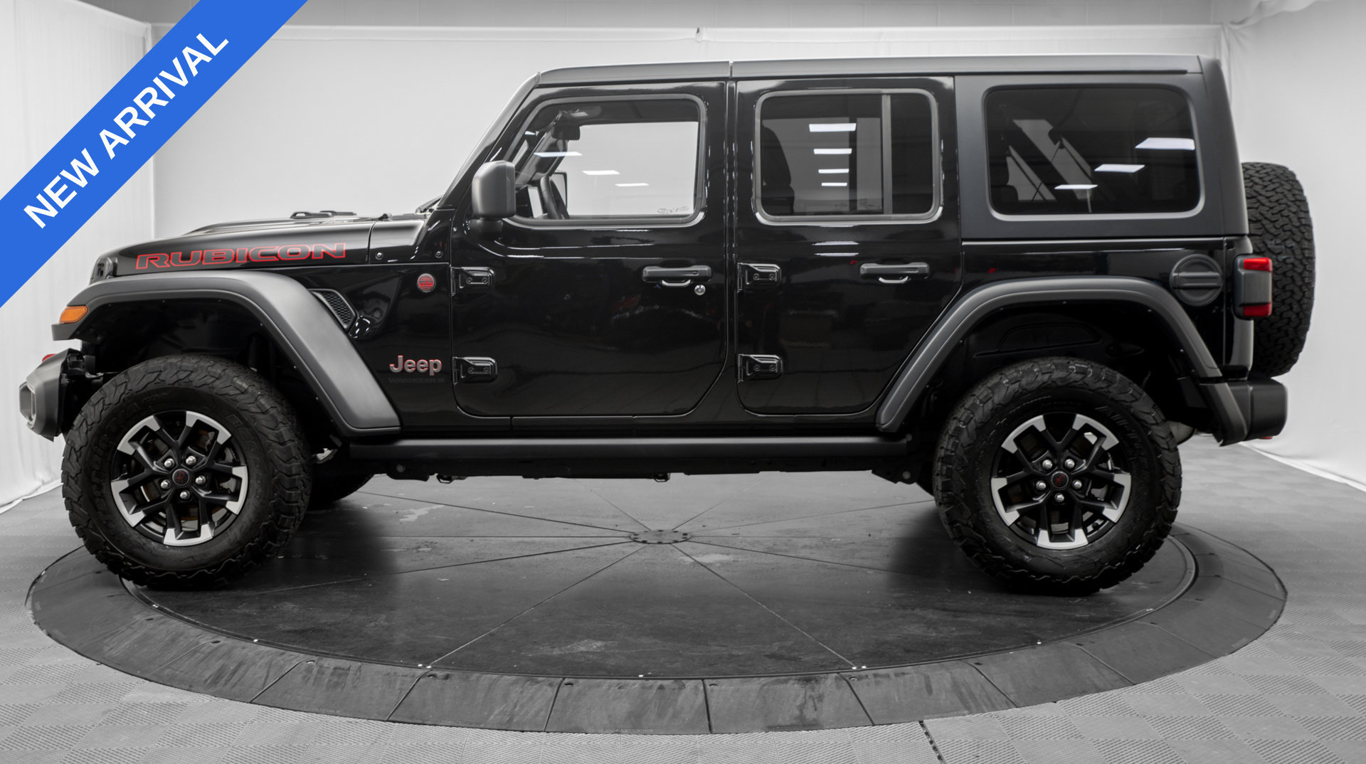 Used 2025 Jeep Wrangler Unlimited Rubicon AWD/4WD image 4