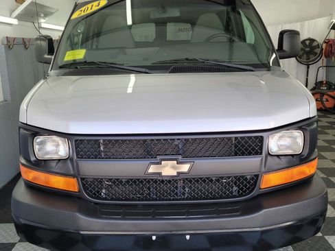 Used 2014 Chevrolet Express 2500 LS image 2