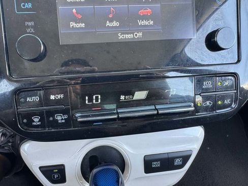 Used 2017 Toyota Prius Two w/ Prius Two Safety Plus Package FWD image 30