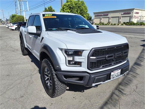 Used 2017 Ford F150 Raptor w/ Equipment Group 802A Luxury AWD/4WD image 3