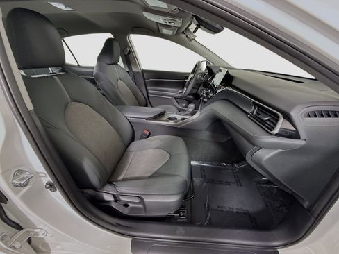 Used 2023 Toyota Camry LE image 28