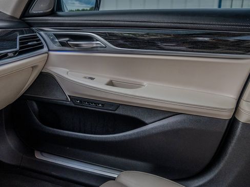 Used 2020 BMW 750i xDrive w/ Executive Package image 24