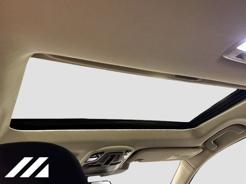 Used 2025 Subaru Outback Premium AWD/4WD image 23