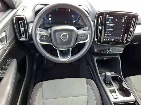 Used 2023 Volvo XC40 B5 Core AWD/4WD image 21