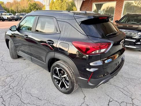 Used 2023 Chevrolet TrailBlazer RS w/ Sun and Liftgate Package AWD/4WD image 3
