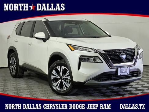 Used 2023 Nissan Rogue SV image 1