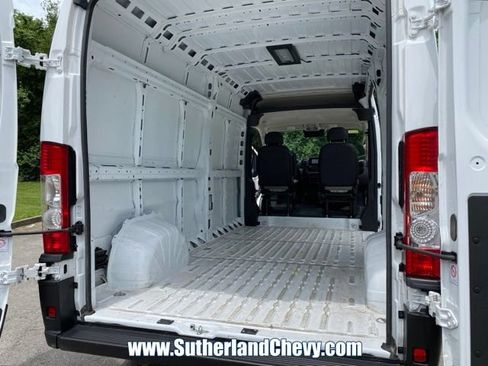 Used 2025 RAM ProMaster 2500 w/ Convenience Group FWD image 31