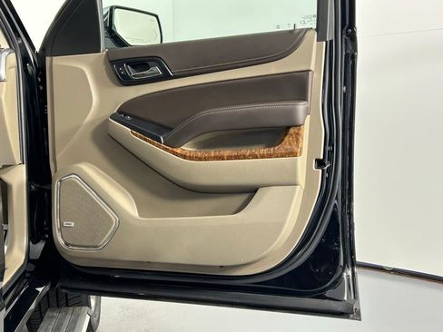 Used 2020 Chevrolet Suburban Premier AWD/4WD image 9