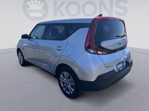 Used 2021 Kia Soul LX image 4