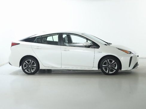 Used 2019 Toyota Prius XLE image 11