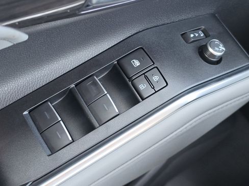 New 2026 Toyota Highlander Limited image 16