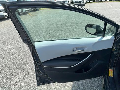Used 2025 Toyota Corolla SE FWD image 13