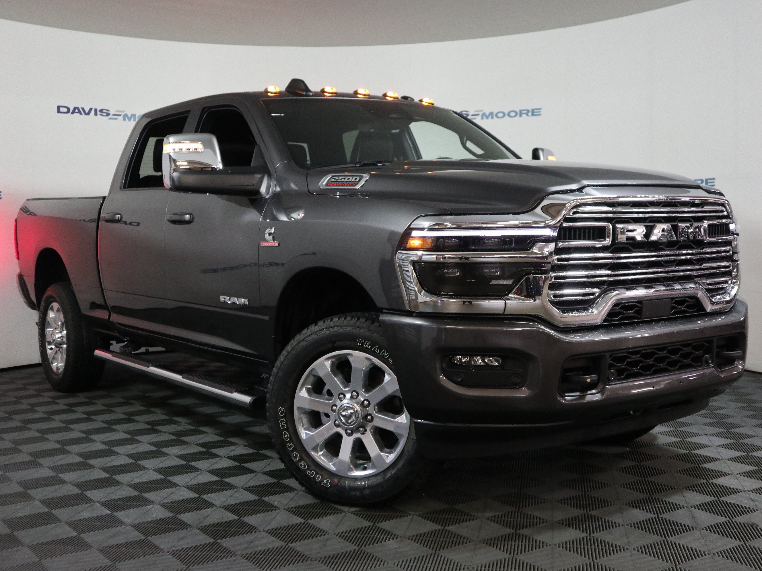 Used 2026 RAM 2500 Laramie AWD/4WD image 2
